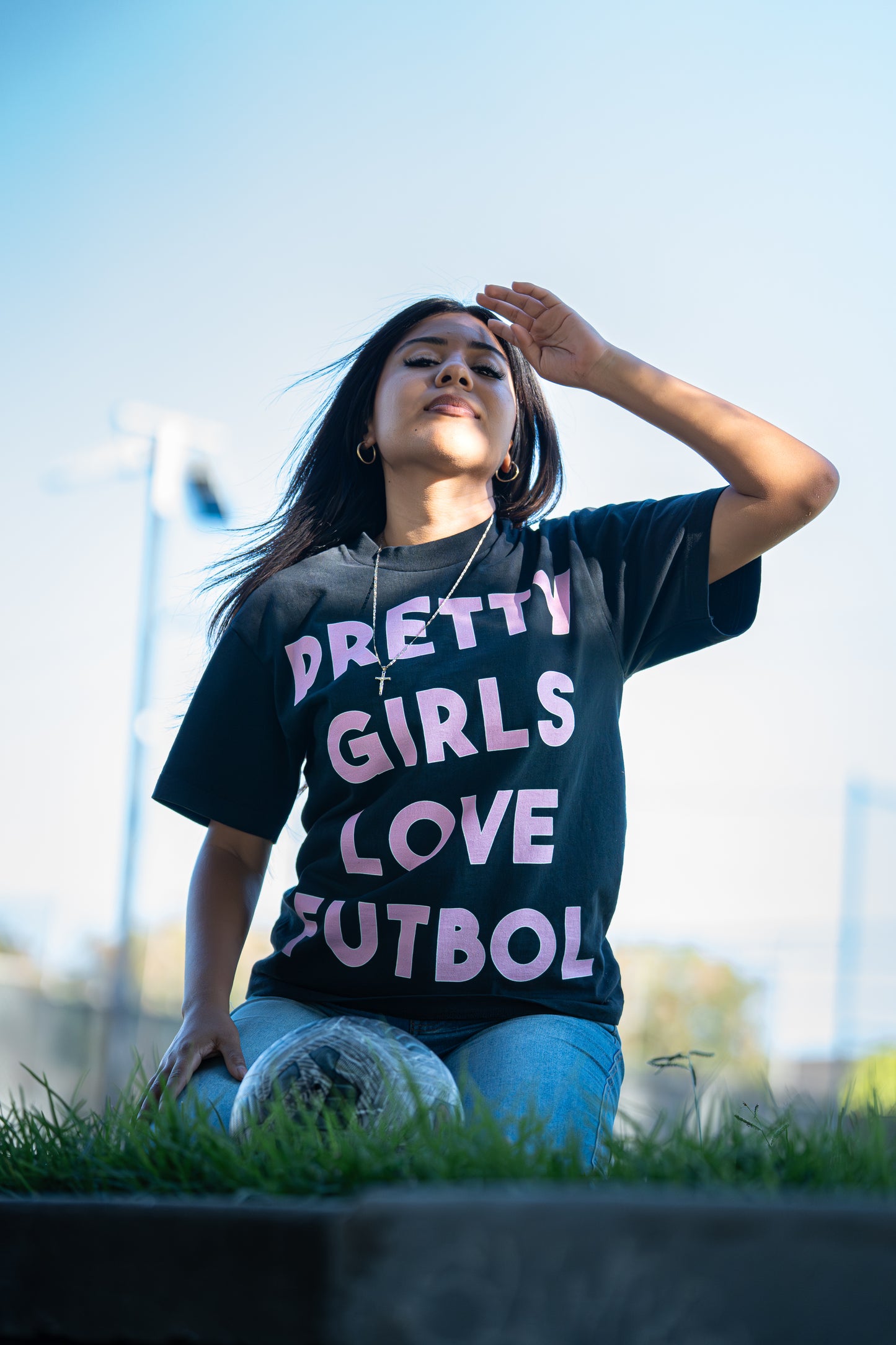 Pretty Girls Love Futbol Tee