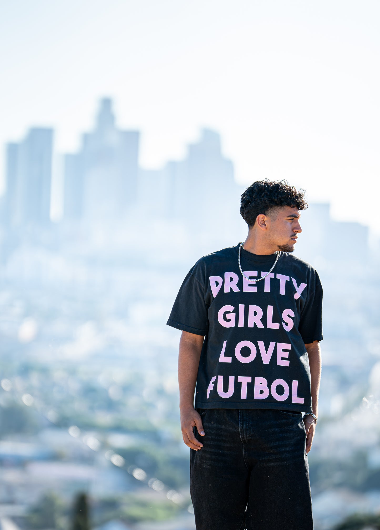 Pretty Girls Love Futbol Tee